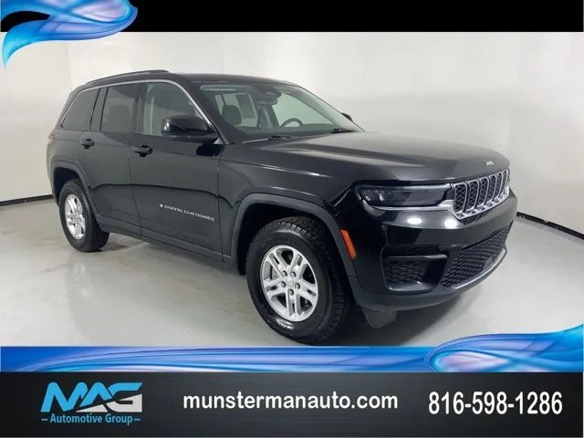 2024 Jeep Grand Cherokee Laredo for sale in Blue Springs, MO