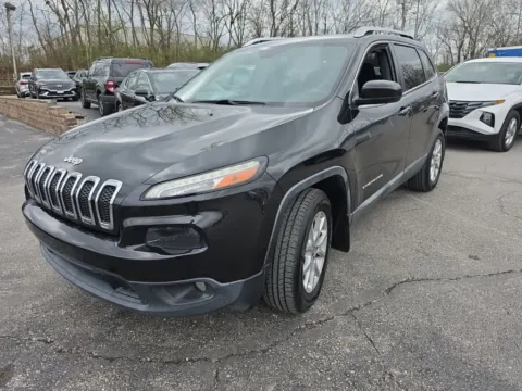 Photos of 2015 Jeep Cherokee Latitude for sale in Blue Springs, MO at MAG Auto - Munsterman Automotive Group