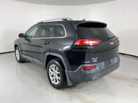 More photos of 2015 Jeep Cherokee Latitude at MAG Auto - Munsterman Automotive Group, MO