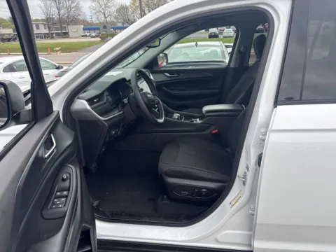 More photos of 2023 Jeep Grand Cherokee Laredo at MAG Auto - Munsterman Automotive Group, MO