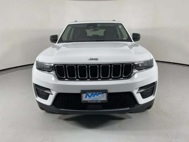 Jeep Grand Cherokee photo 2