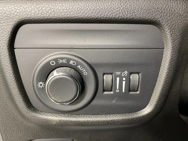 Jeep Grand Cherokee photo 28
