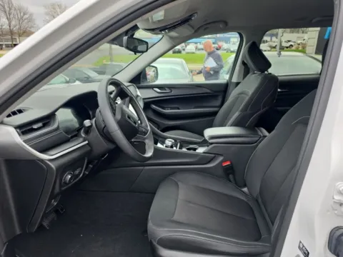 More photos of 2024 Jeep Grand Cherokee Laredo at MAG Auto - Munsterman Automotive Group, MO