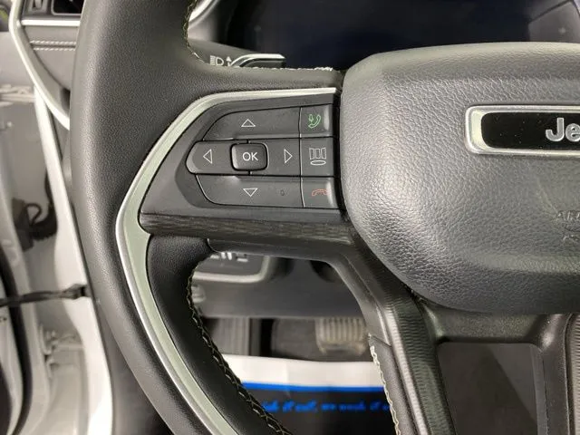 Jeep Grand Cherokee photo 30