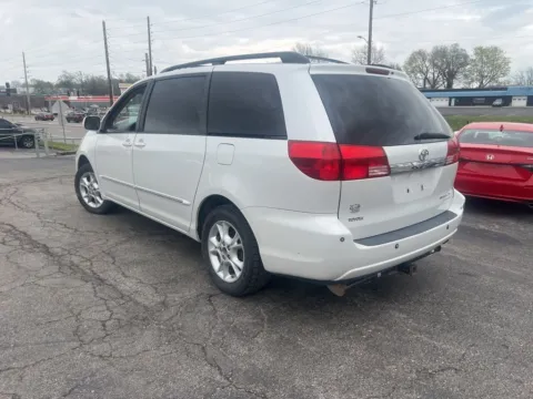 More photos of 2004 Toyota Sienna XLE at MAG Auto - Munsterman Automotive Group, MO