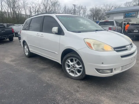 Photos of 2004 Toyota Sienna XLE for sale in Blue Springs, MO at MAG Auto - Munsterman Automotive Group