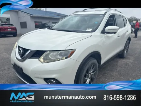 White 2015 Nissan Rogue SL for sale in Blue Springs, MO