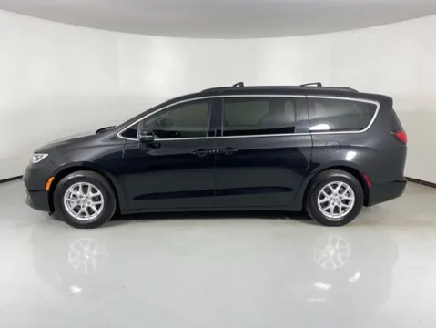 More photos of 2022 Chrysler Pacifica Touring L at MAG Auto - Munsterman Automotive Group, MO