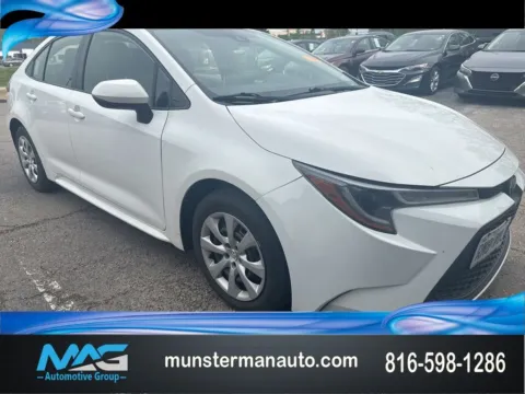 White 2020 Toyota Corolla LE for sale in Blue Springs, MO