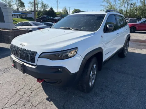 Photos of 2019 Jeep Cherokee Trailhawk for sale in Blue Springs, MO at MAG Auto - Munsterman Automotive Group