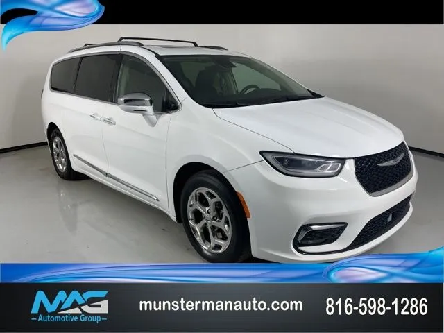 2021 Chrysler Pacifica Hybrid Limited Hybrid's photo