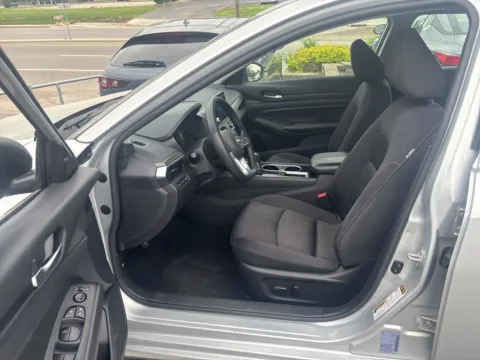 More photos of 2024 Nissan Altima 2.5 SV at MAG Auto - Munsterman Automotive Group, MO