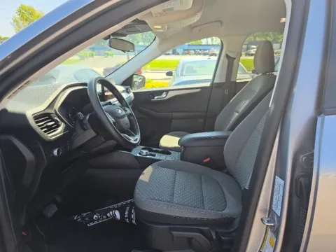 More photos of 2021 Ford Escape Hybrid SE at MAG Auto - Munsterman Automotive Group, MO