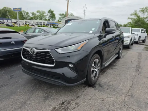 Photos of 2022 Toyota Highlander XLE for sale in Blue Springs, MO at MAG Auto - Munsterman Automotive Group