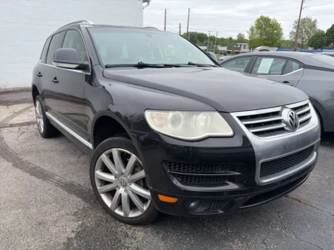 Photos of 2010 Volkswagen Touareg VR6 FSI for sale in Blue Springs, MO at MAG Auto - Munsterman Automotive Group