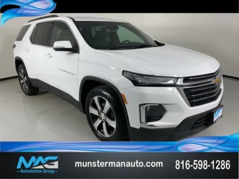 White 2022 Chevrolet Traverse LT Leather for sale in Blue Springs, MO