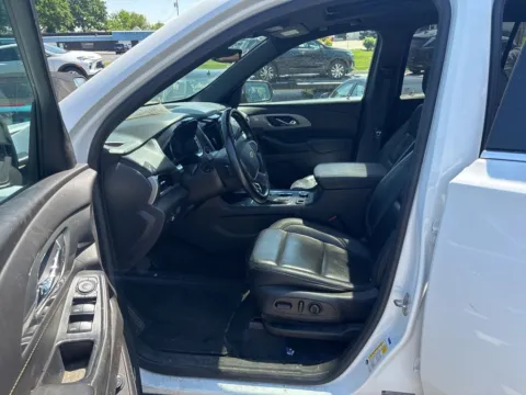 More photos of 2022 Chevrolet Traverse LT Leather at MAG Auto - Munsterman Automotive Group, MO