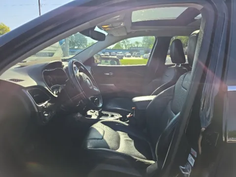 More photos of 2021 Jeep Cherokee Limited at MAG Auto - Munsterman Automotive Group, MO