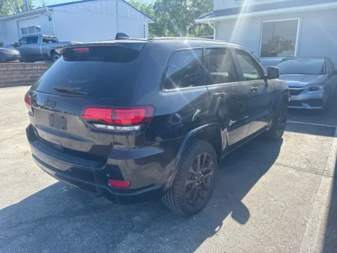 Another view of 2018 Jeep Grand Cherokee Altitude for sale in Blue Springs, MO at MAG Auto - Munsterman Automotive Group