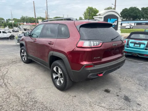 Photos of 2019 Jeep Cherokee Trailhawk for sale in Blue Springs, MO at MAG Auto - Munsterman Automotive Group