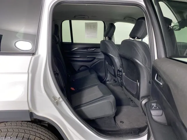 Jeep Grand Cherokee photo 44