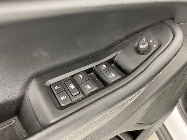 Jeep Grand Cherokee photo 16