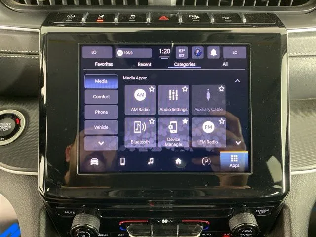 Jeep Grand Cherokee photo 23