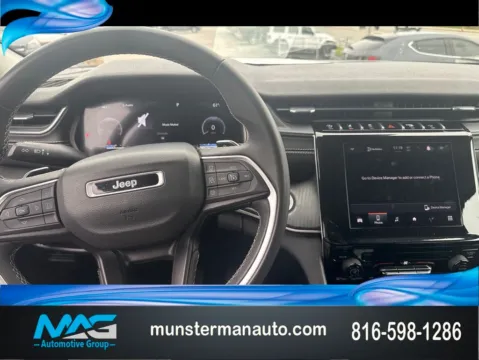 White 2024 Jeep Grand Cherokee Laredo for sale in Blue Springs, MO
