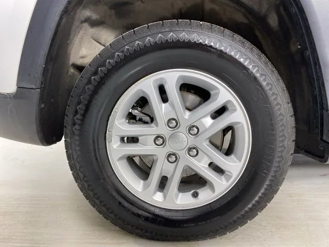 Jeep Grand Cherokee photo 11