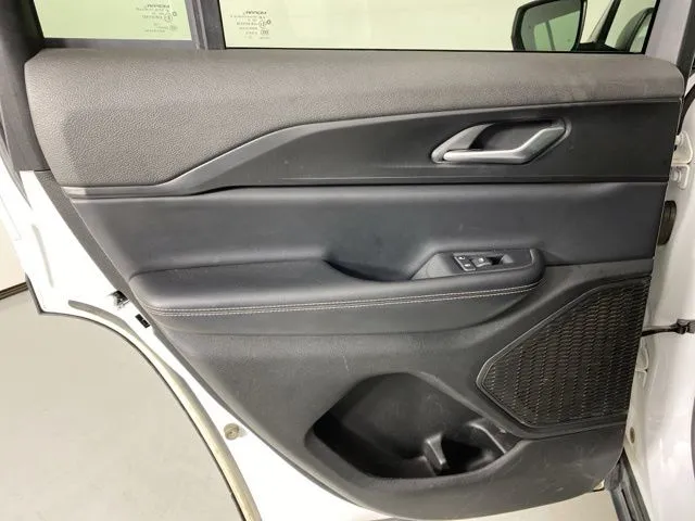Jeep Grand Cherokee photo 36