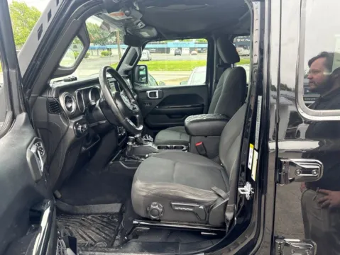 More photos of 2018 Jeep Wrangler Unlimited Sahara at MAG Auto - Munsterman Automotive Group, MO