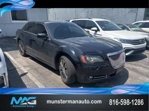 Black 2014 Chrysler 300 S for sale in Blue Springs, MO