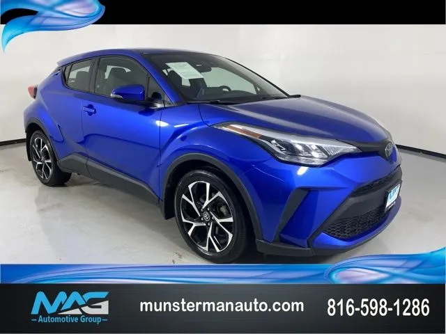 2022 Toyota C-HR XLE's photo