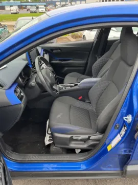 More photos of 2022 Toyota C-HR XLE at MAG Auto - Munsterman Automotive Group, MO