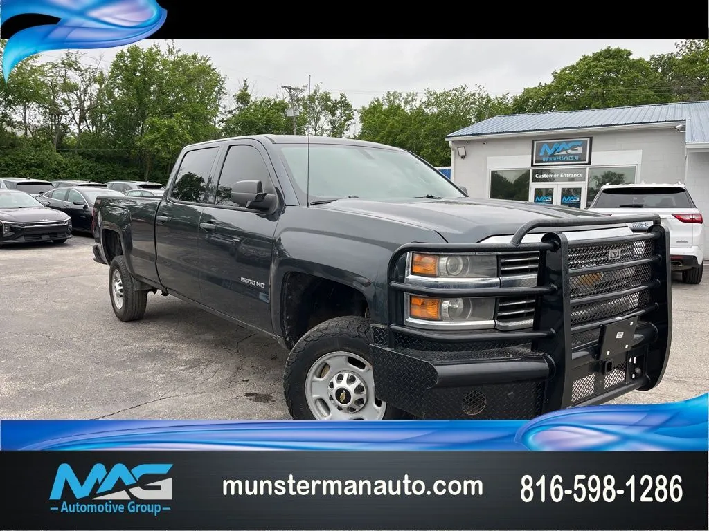 2017 Chevrolet Silverado HD Work Truck 4WD Crew Cab Standard Box's photo