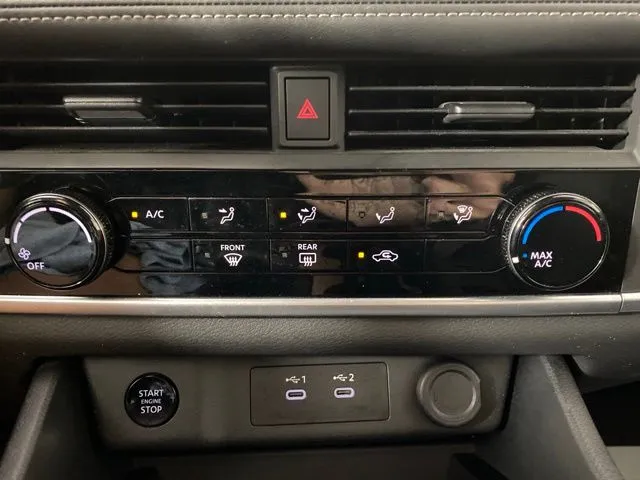Nissan Rogue photo 22