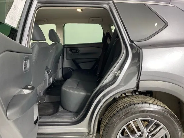 Nissan Rogue photo 31