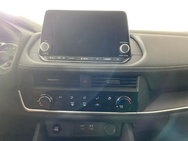 Nissan Rogue photo 18