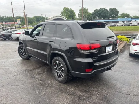 Another view of 2019 Jeep Grand Cherokee Trailhawk for sale in Blue Springs, MO at MAG Auto - Munsterman Automotive Group