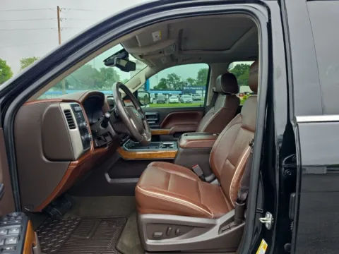 More photos of 2015 Chevrolet Silverado 1500 High Country at MAG Auto - Munsterman Automotive Group, MO