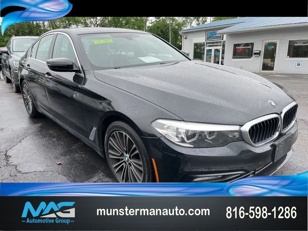2017 BMW 5 Series 530i xDrive Sedan's photo
