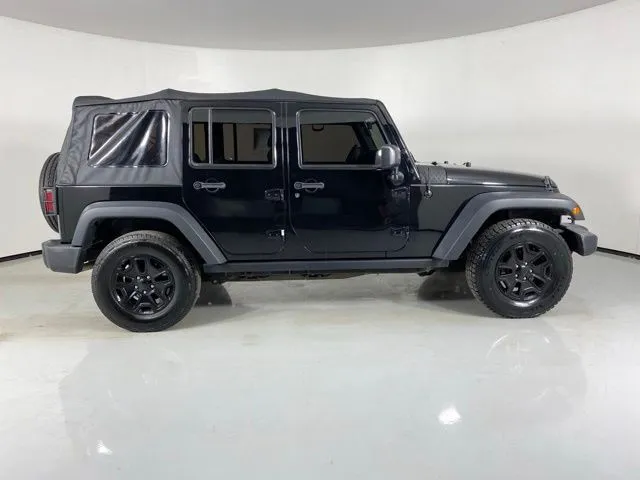 Jeep Wrangler photo 8