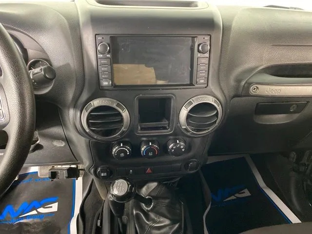 Jeep Wrangler photo 17