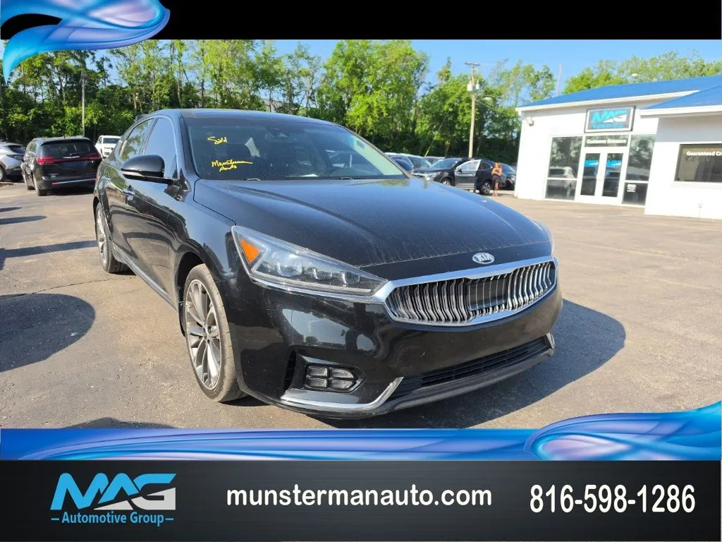 2019 Kia Cadenza Technology's photo