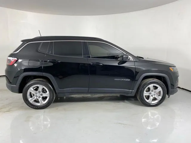 Jeep Compass photo 8
