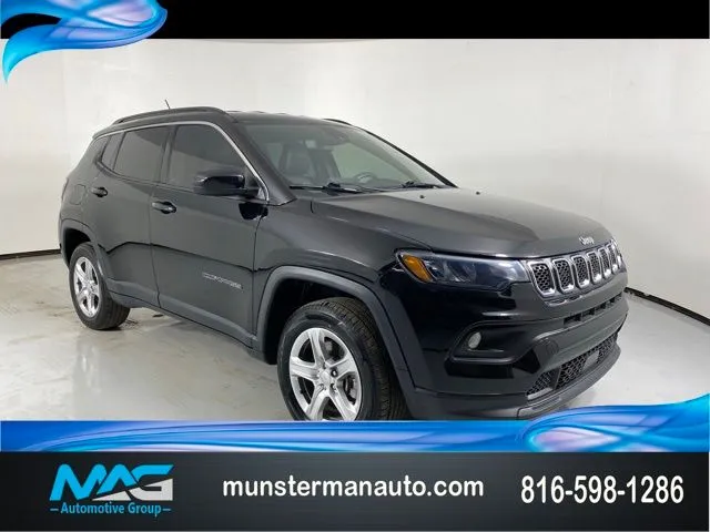 Black 2023 Jeep Compass Latitude for sale in Blue Springs, MO