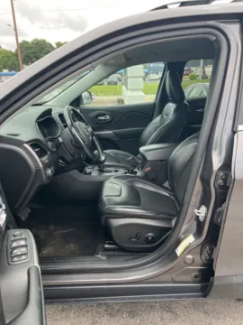 More photos of 2020 Jeep Cherokee Latitude Plus at MAG Auto - Munsterman Automotive Group, MO