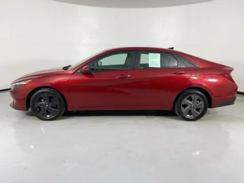 More photos of 2023 Hyundai Elantra SEL at MAG Auto - Munsterman Automotive Group, MO