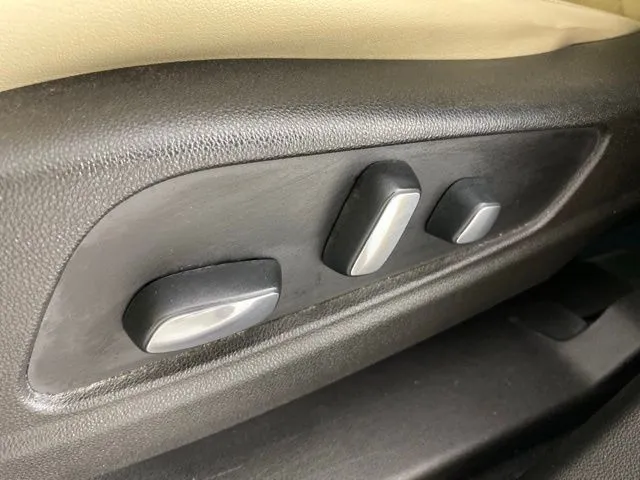 Cadillac XT5 photo 14