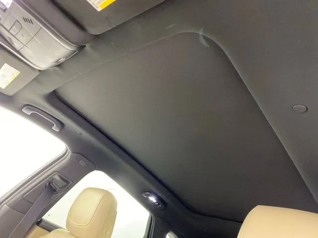 Cadillac XT5 photo 12